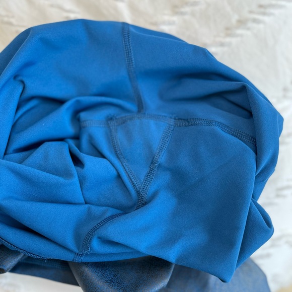 CRZ YOGA Leggings EUC blue and black, unique design see video! Gorgeous like new - Picture 14 of 14